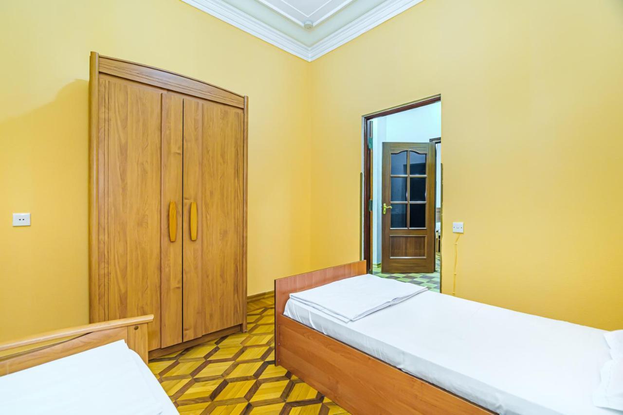 Targovu Nizami Street 4 Room Баку Екстер'єр фото