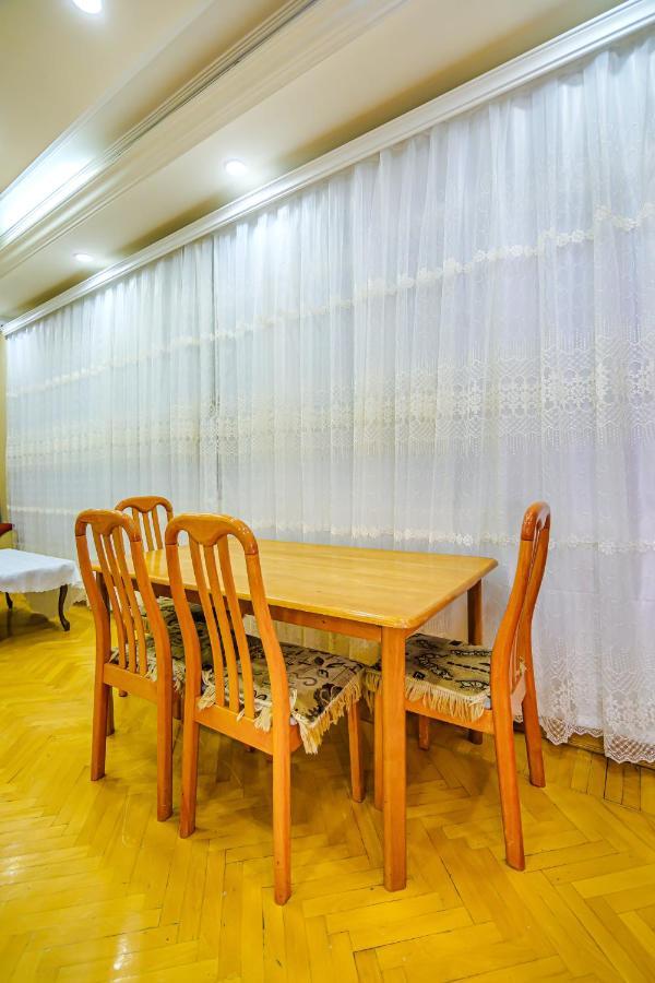 Targovu Nizami Street 4 Room Баку Екстер'єр фото